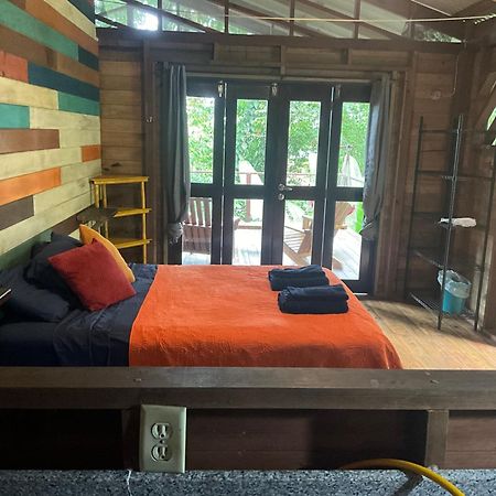 Surf Break At Paunch Bed and Breakfast Μπόκας ντελ Τόρο Εξωτερικό φωτογραφία
