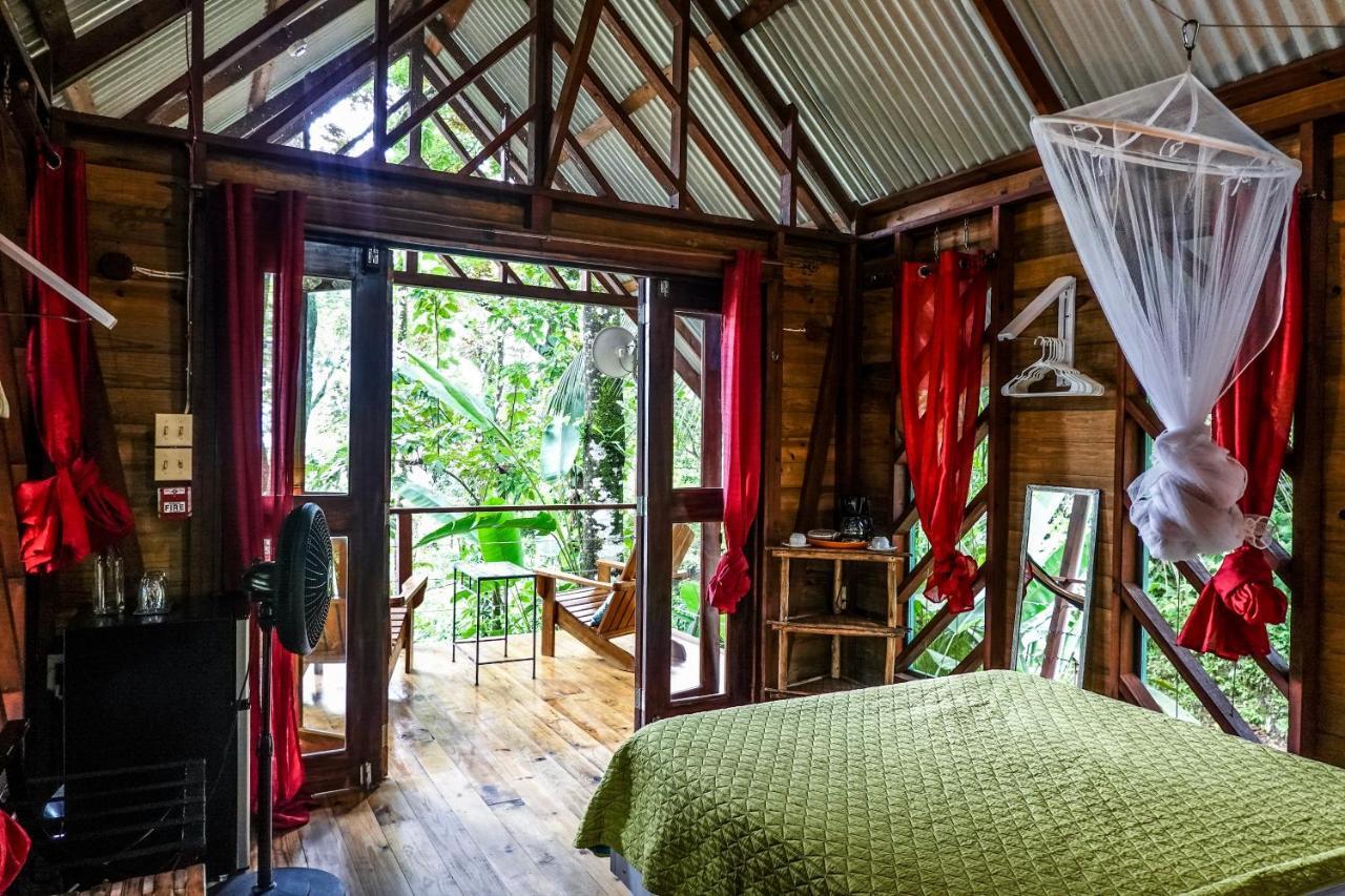Surf Break At Paunch Bed and Breakfast Μπόκας ντελ Τόρο Εξωτερικό φωτογραφία