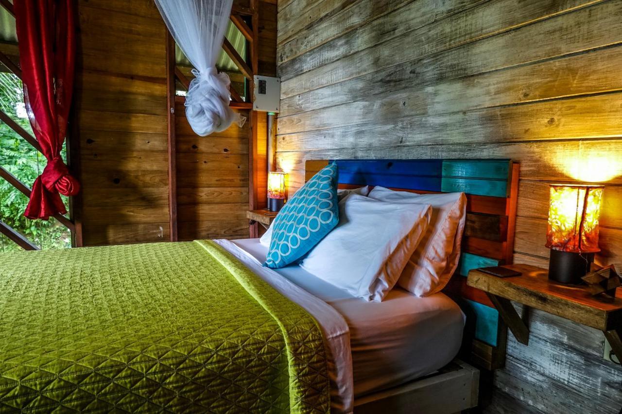 Surf Break At Paunch Bed and Breakfast Μπόκας ντελ Τόρο Εξωτερικό φωτογραφία
